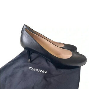 Chanel Black Leather CC Round Toe Pumps Size 10 
Model Chanel number G31298